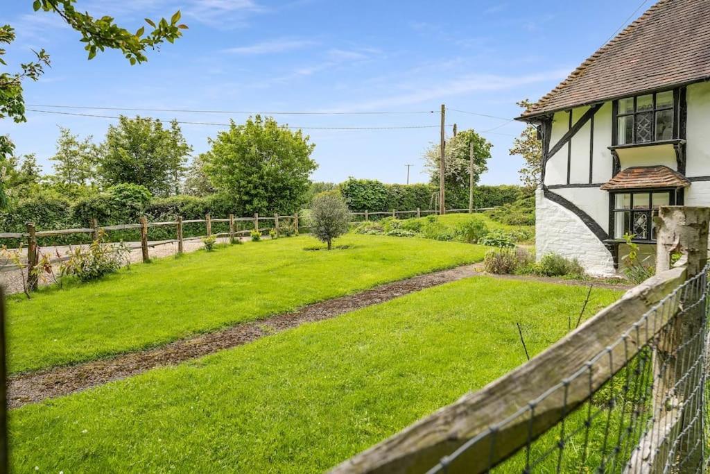 Local Walks Pub Gardens Pet Friendly Landscaped Gardens And Free Private Parking Villa Doddington  Luaran gambar