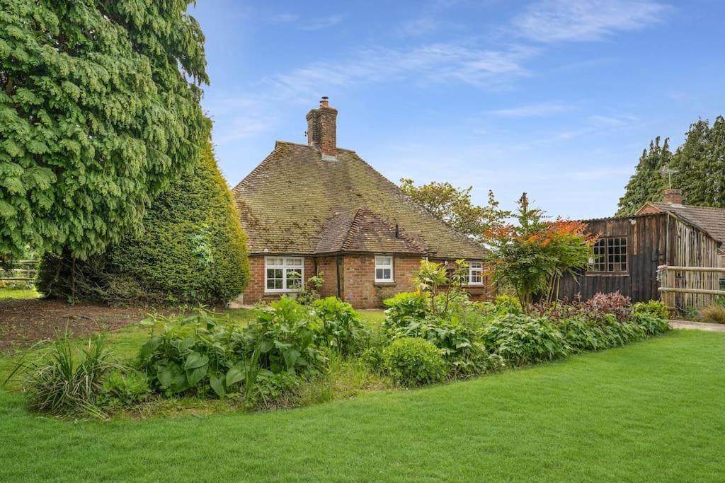 Local Walks Pub Gardens Pet Friendly Landscaped Gardens And Free Private Parking Villa Doddington  Luaran gambar