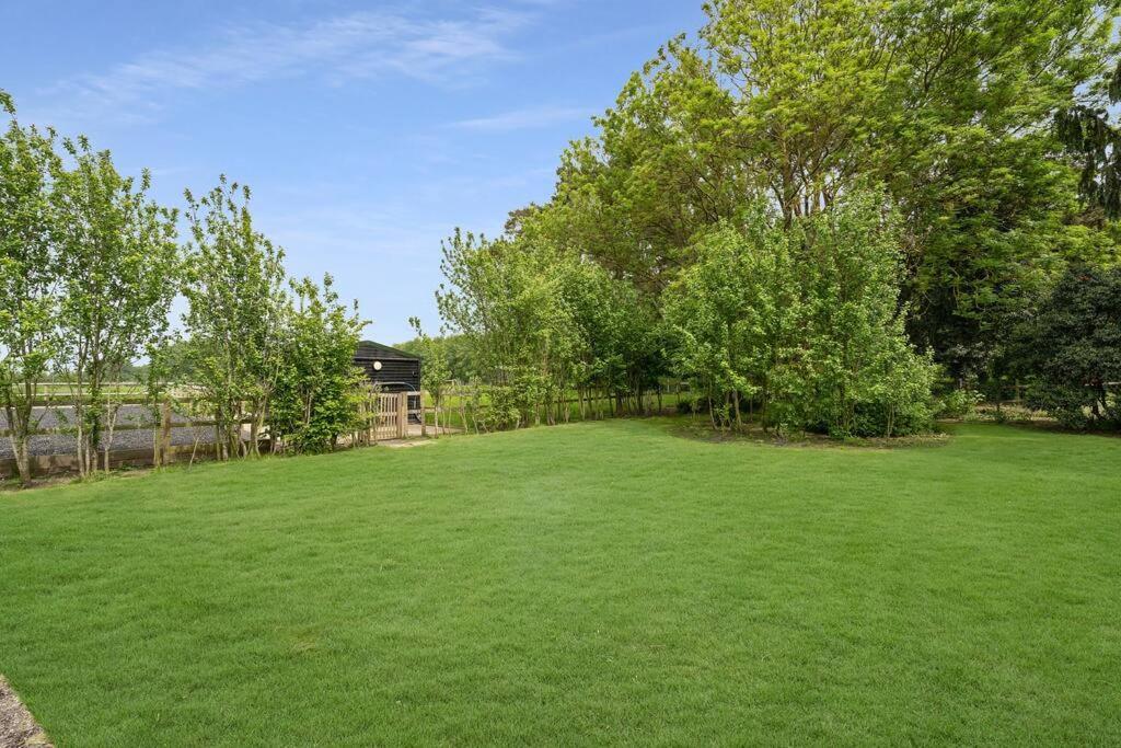 Local Walks Pub Gardens Pet Friendly Landscaped Gardens And Free Private Parking Villa Doddington  Luaran gambar